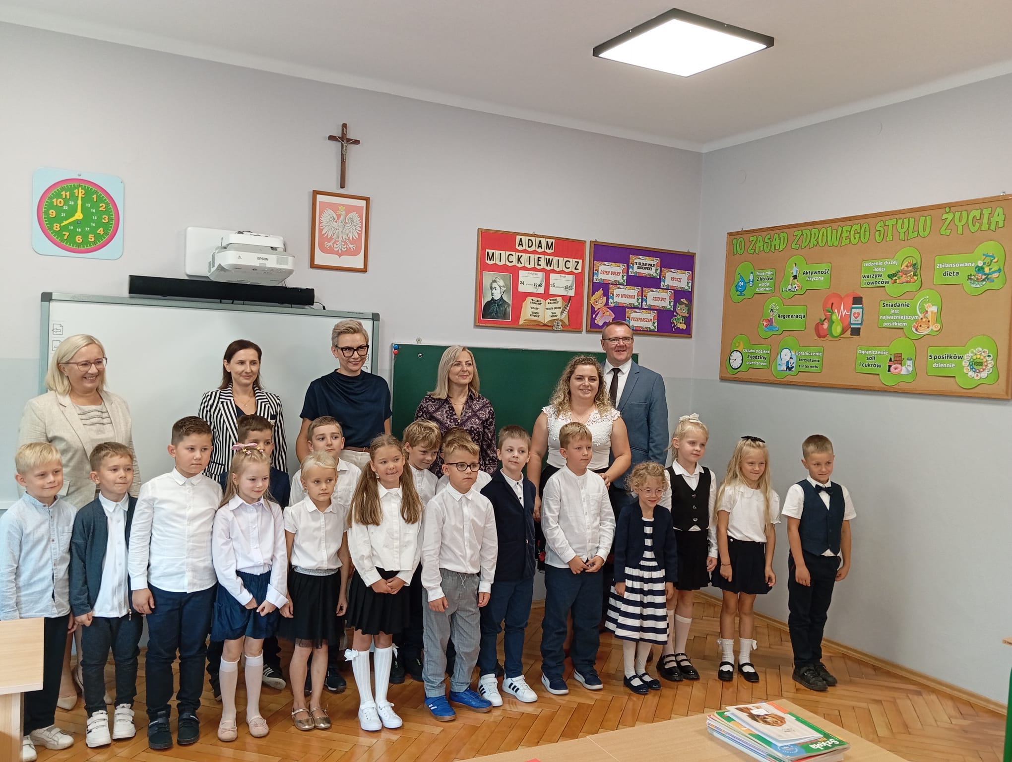 wójt z uczniami 