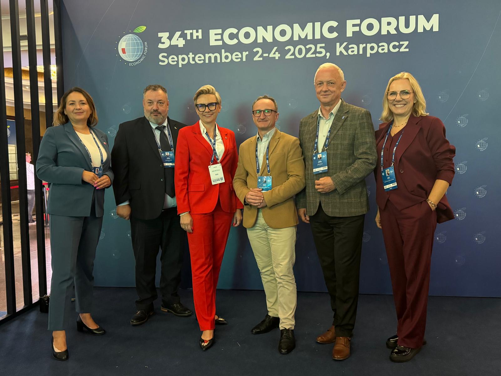 wspólne zdjęcie uczestników 